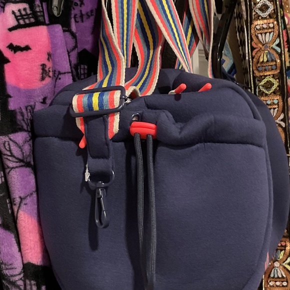 Wildfox 🎁 Travel Shoulder Bag with Multicolor Straps NWT RETIRED🎁 Gift Ready - Picture 2 of 2